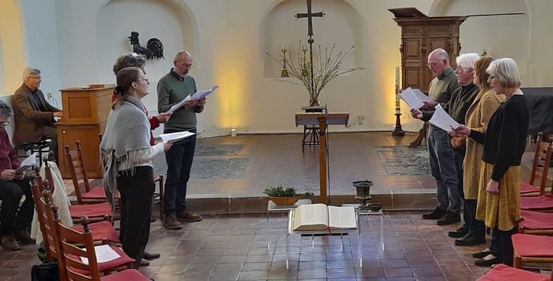 Gezongen Lauden met koor