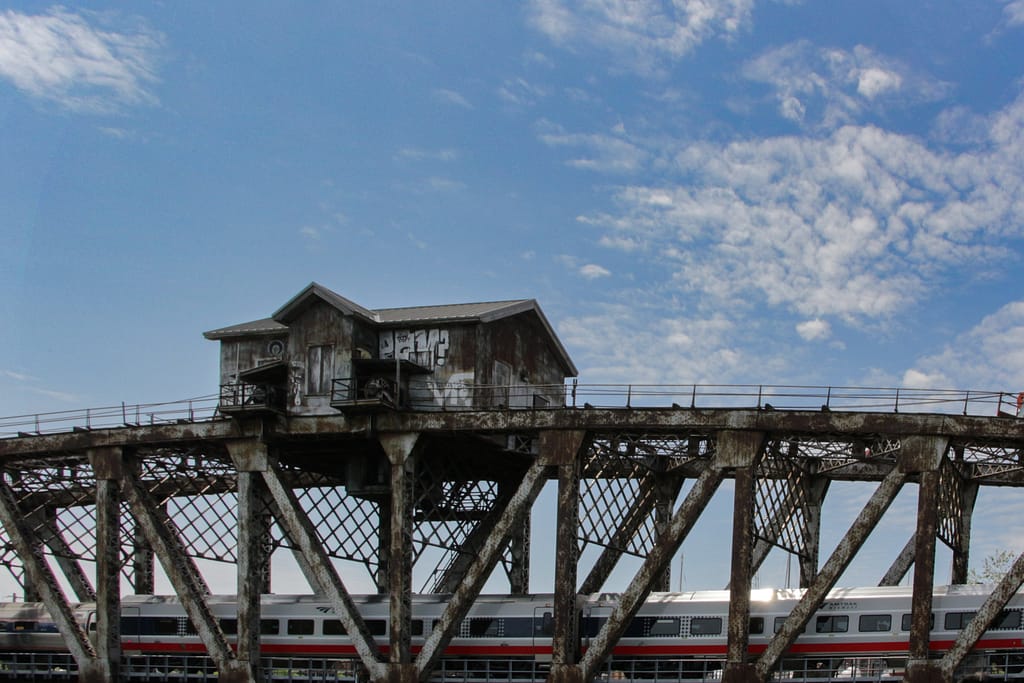 Chicago traubridge with house on it